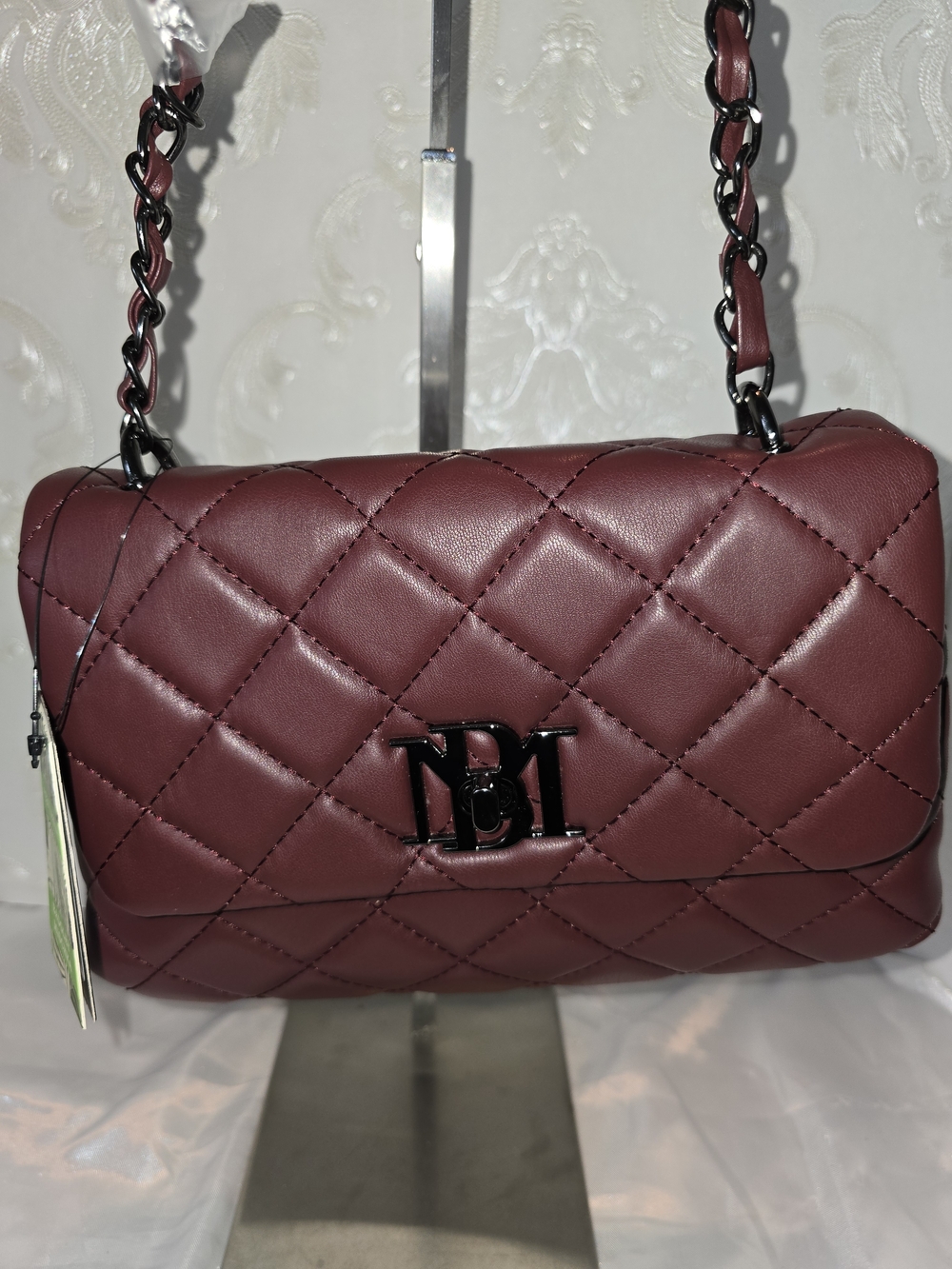 BADGLEY MUSCHKA Quilted Shoulder Bag in Burgundy with Chain Strap